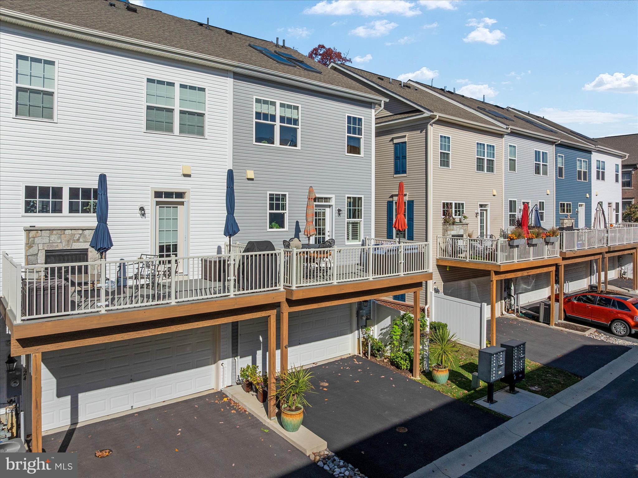 VILLAGE GREENS - Residential