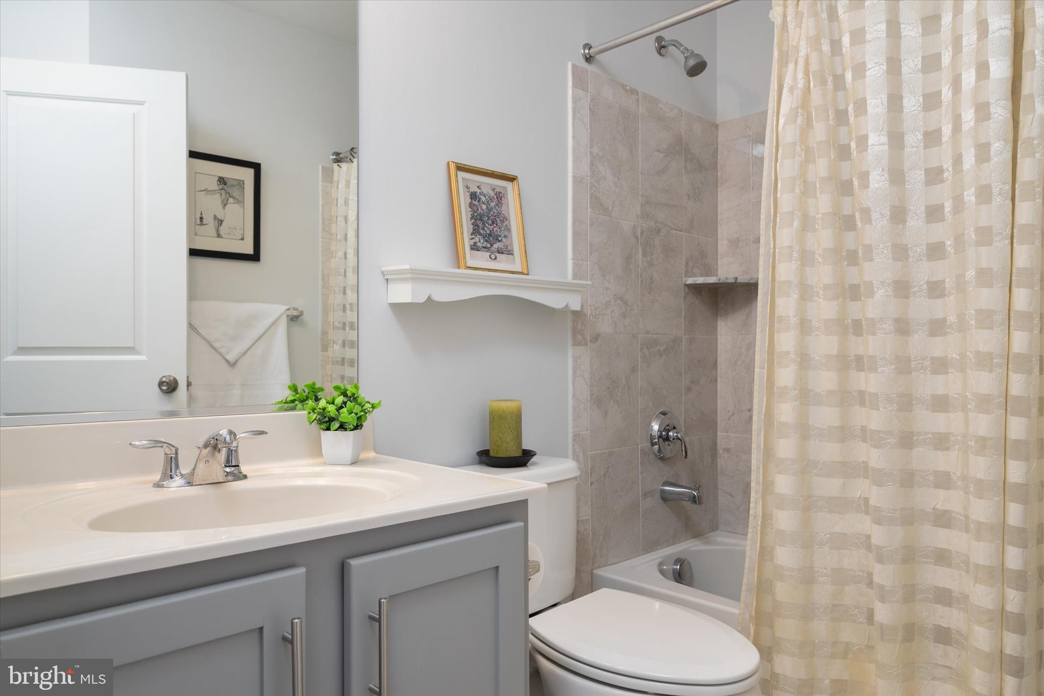 VILLAGE GREENS - Residential