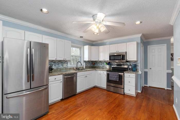 LAKE ARROWHEAD - Residential Lease