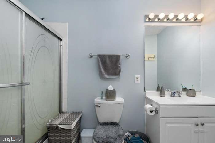 LAKE ARROWHEAD - Residential Lease