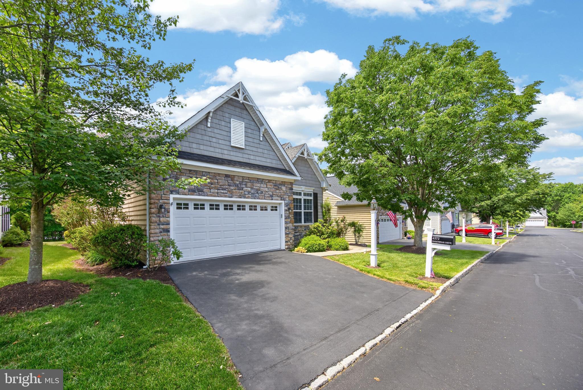 4372 SWEETBRIAR DRIVE