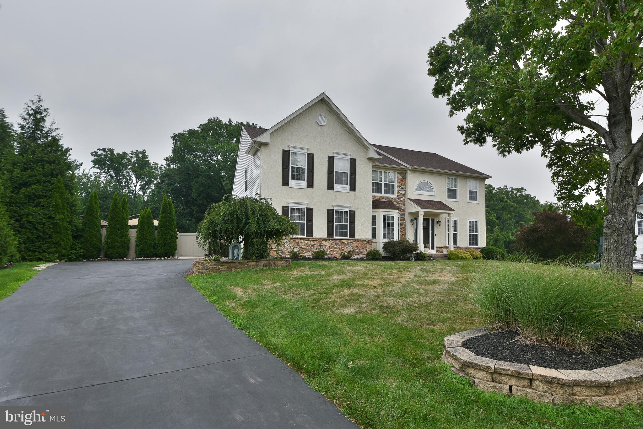 1015 HICKORY RIDGE DRIVE