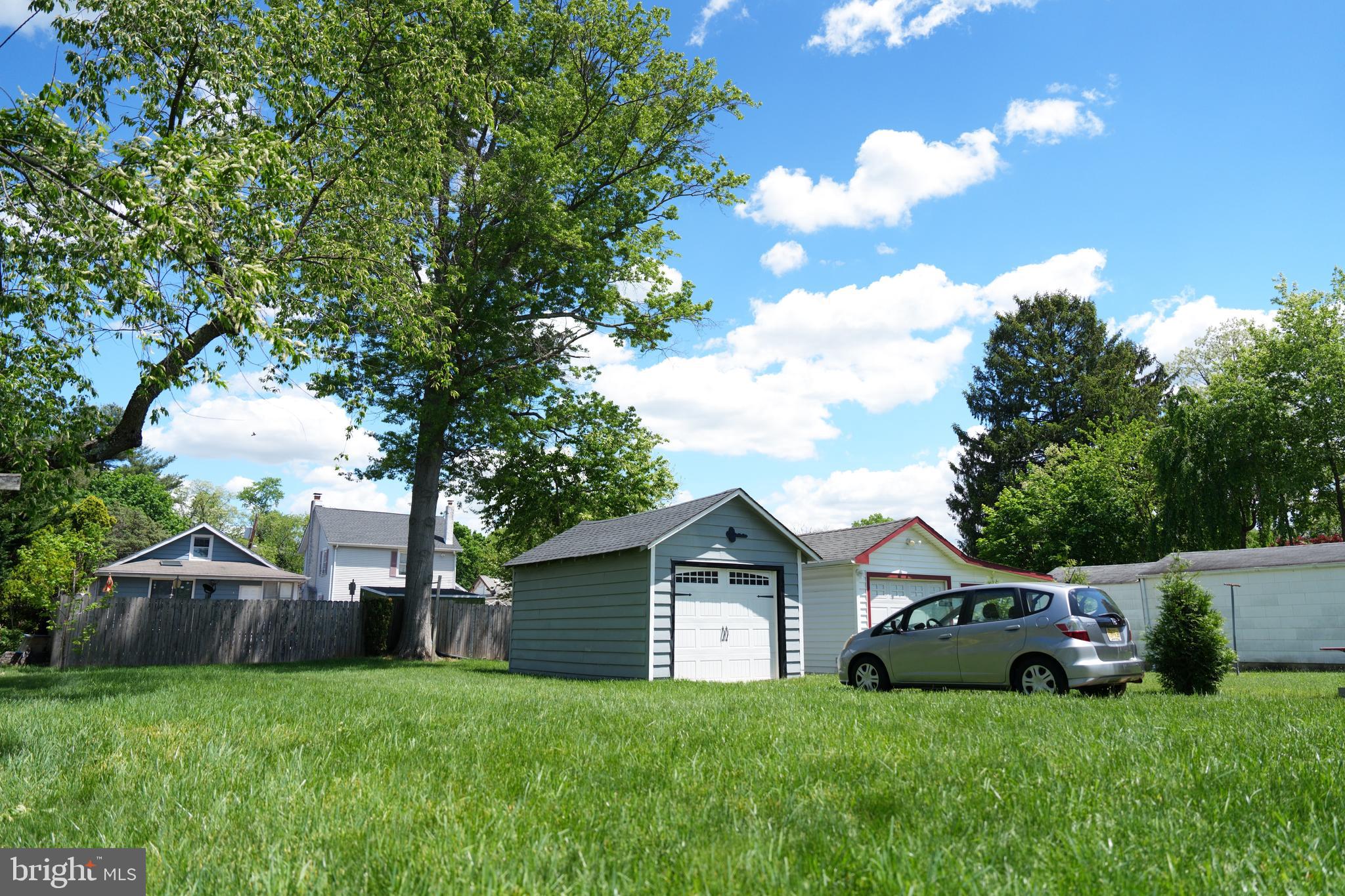 20 LEUCKEL AVENUE
