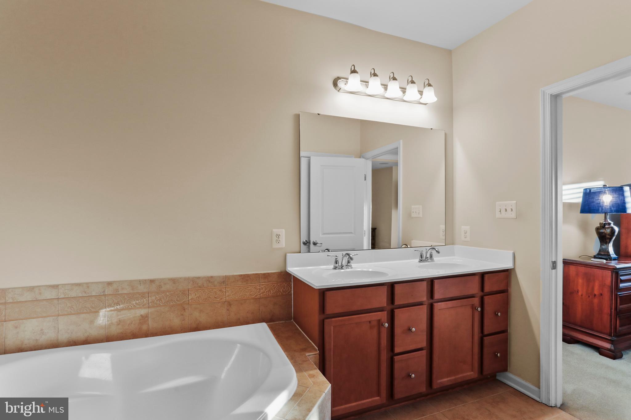 MARKET SQUARE - Residential