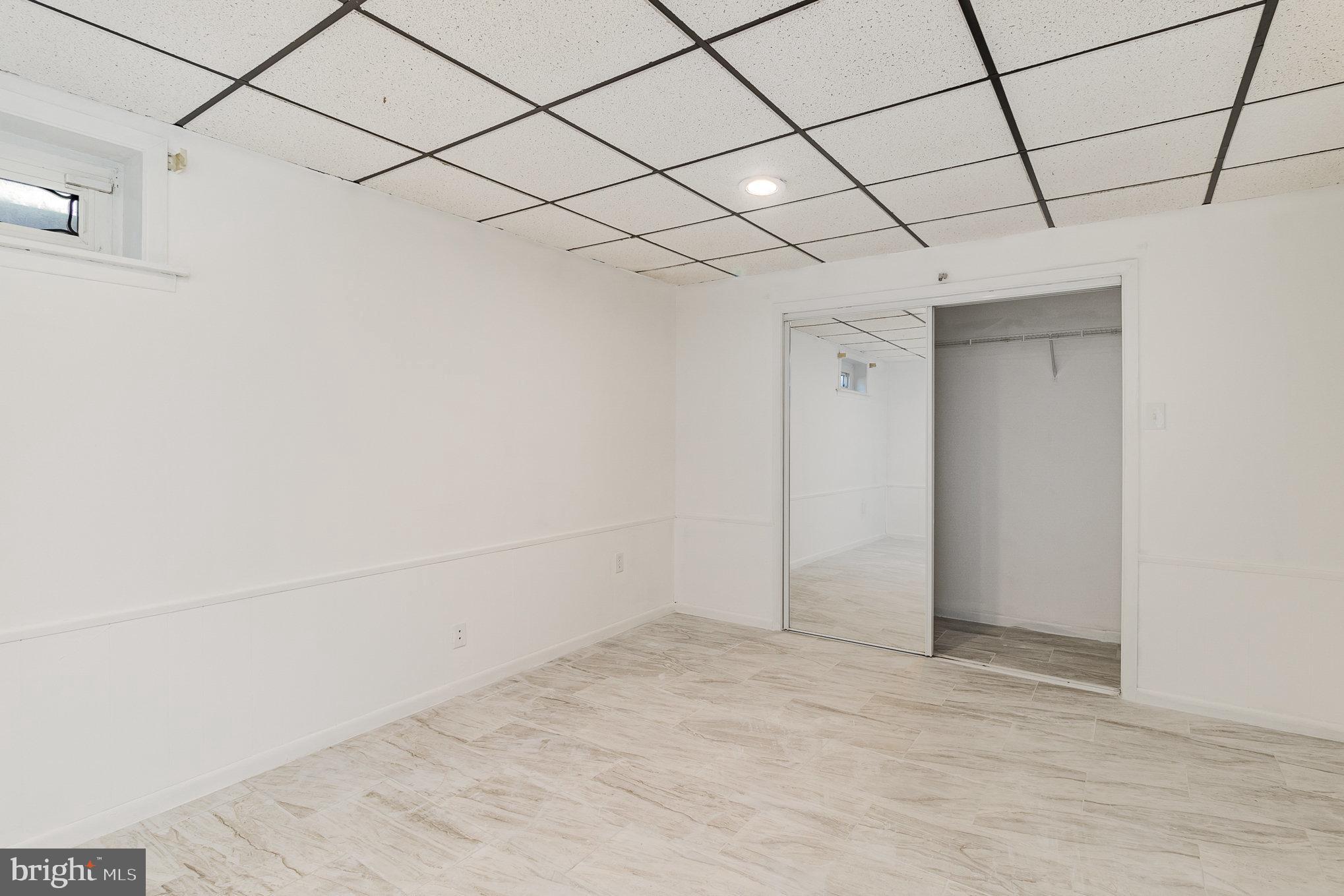 SPRINGFIELD SQUARE - Residential