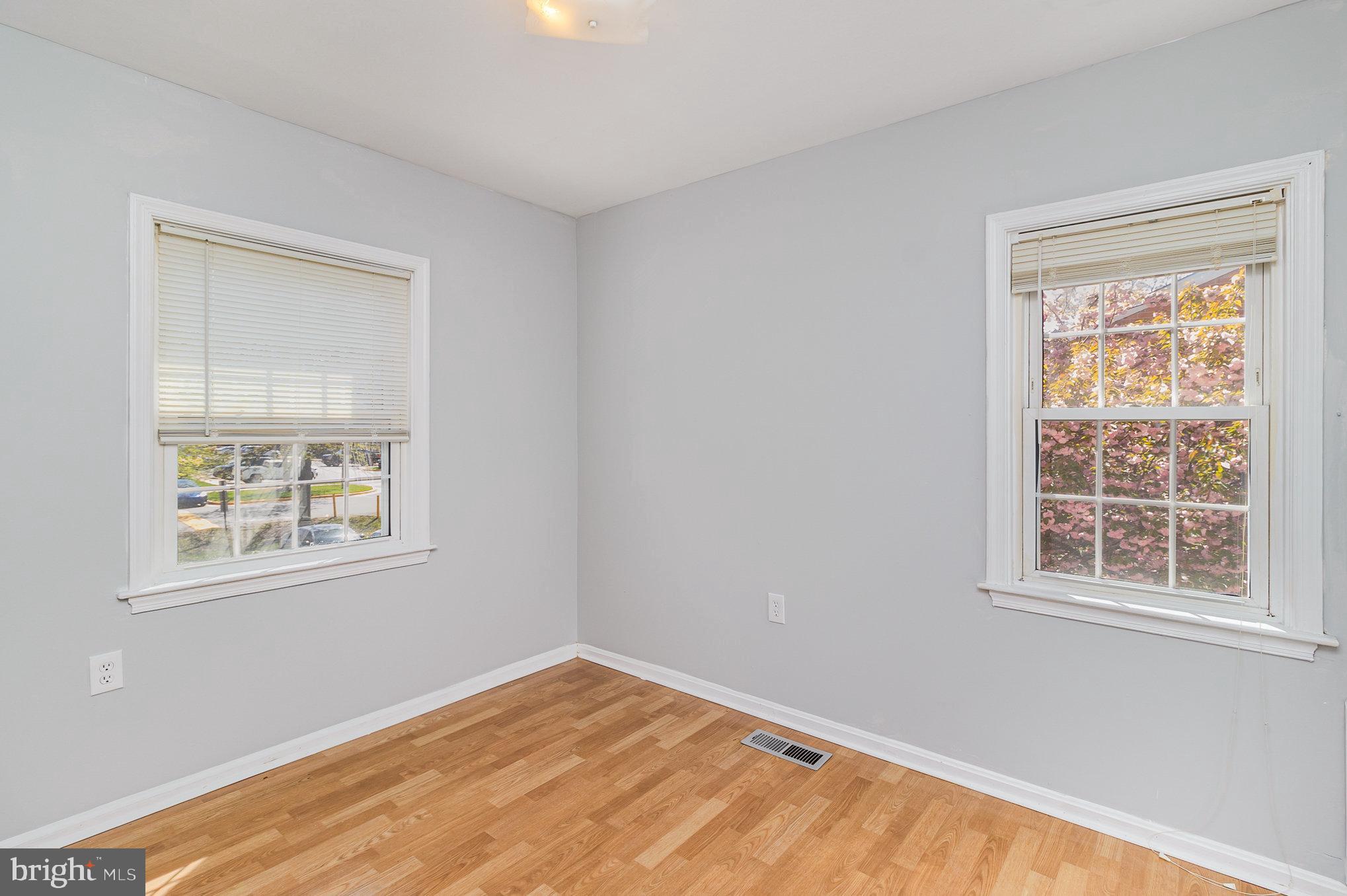 SPRINGFIELD SQUARE - Residential