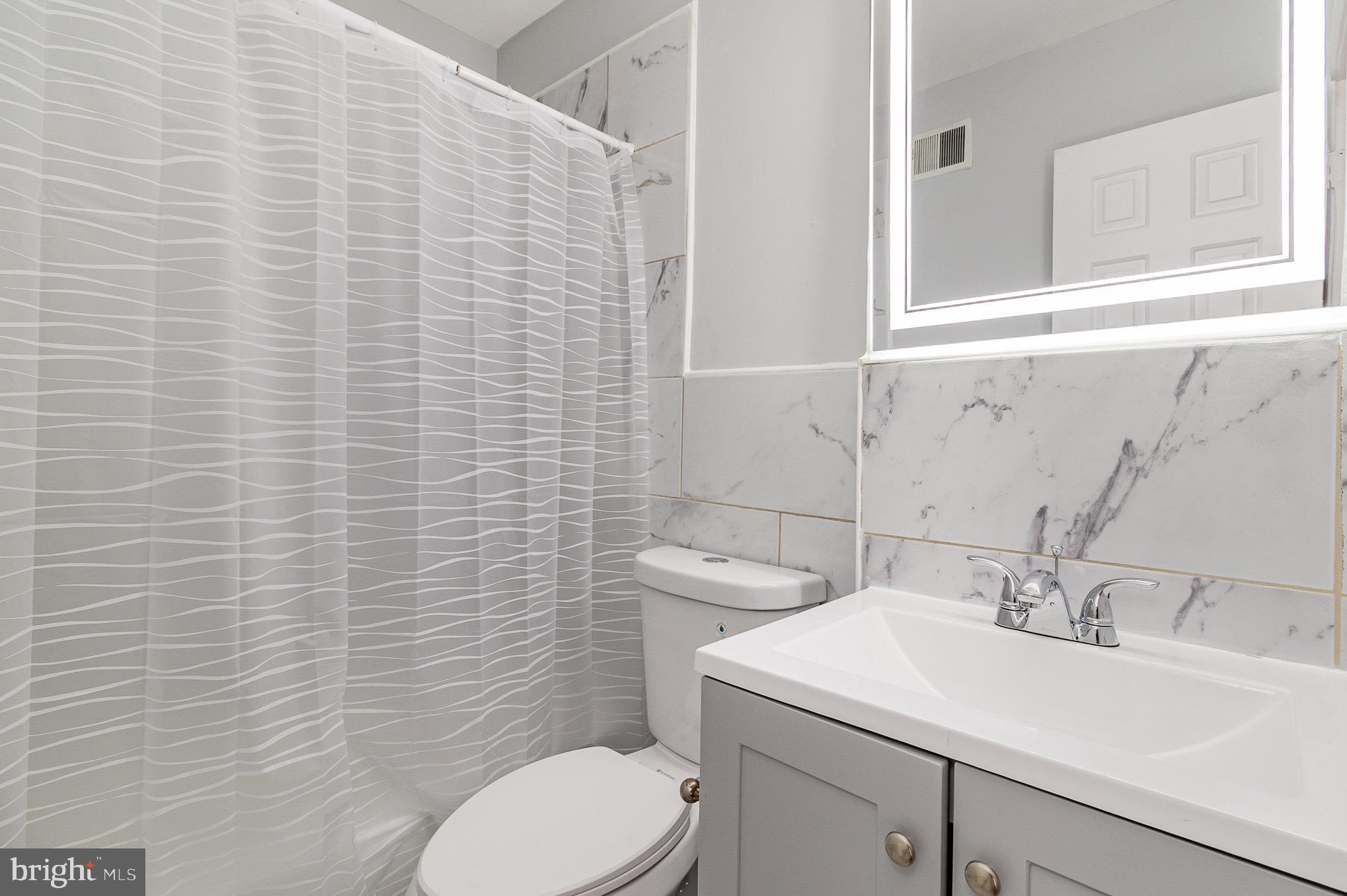 SPRINGFIELD SQUARE - Residential