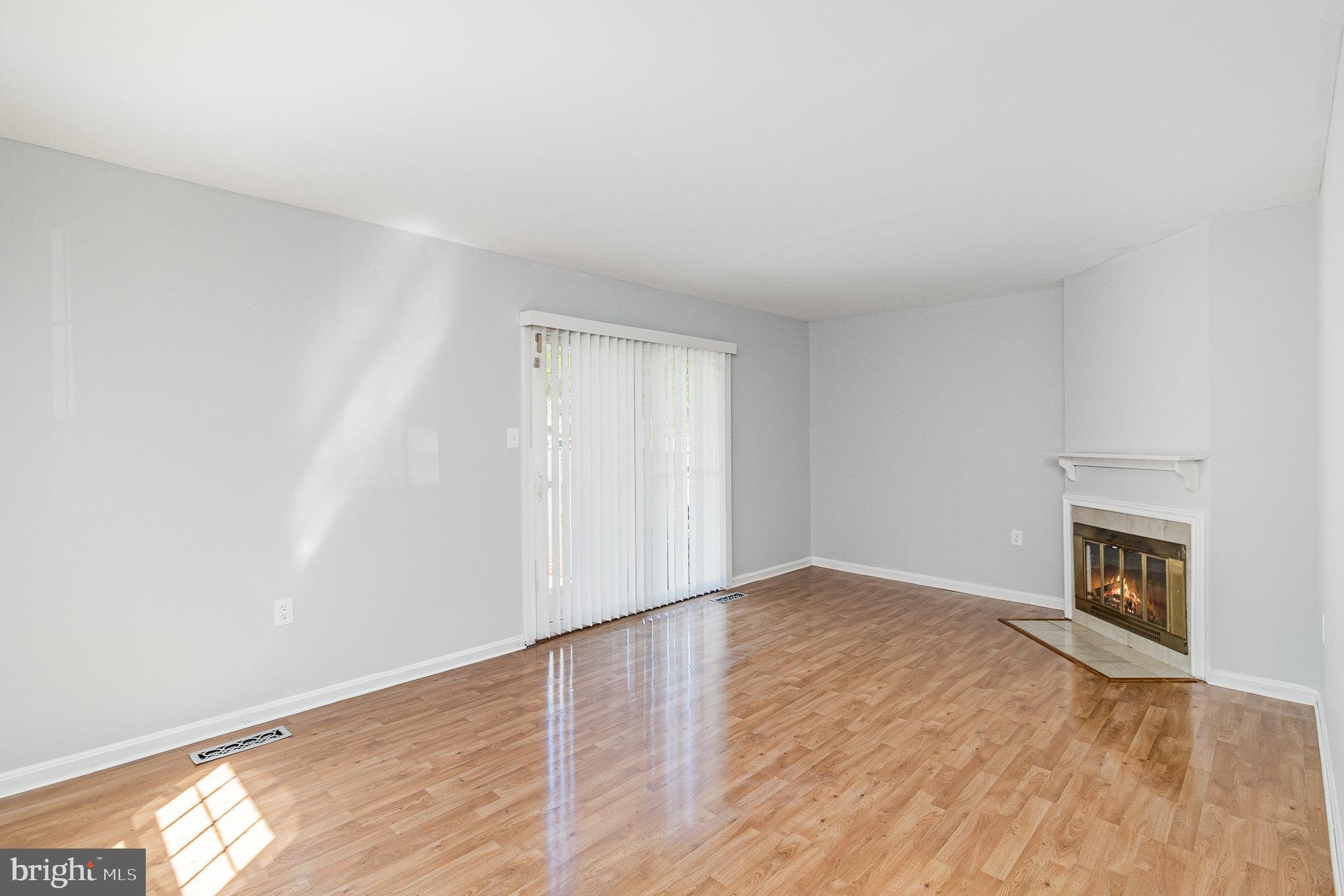 SPRINGFIELD SQUARE - Residential