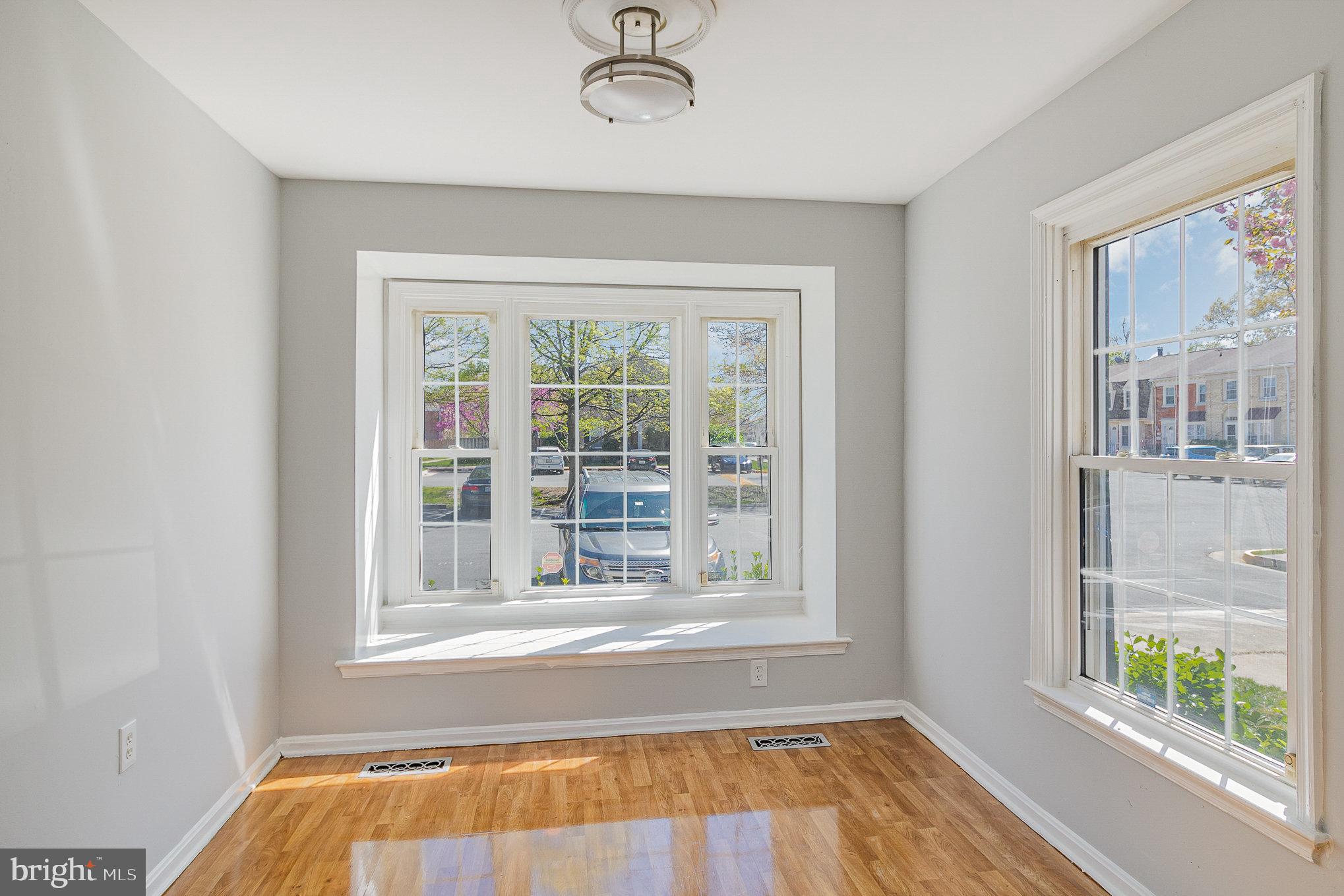 SPRINGFIELD SQUARE - Residential