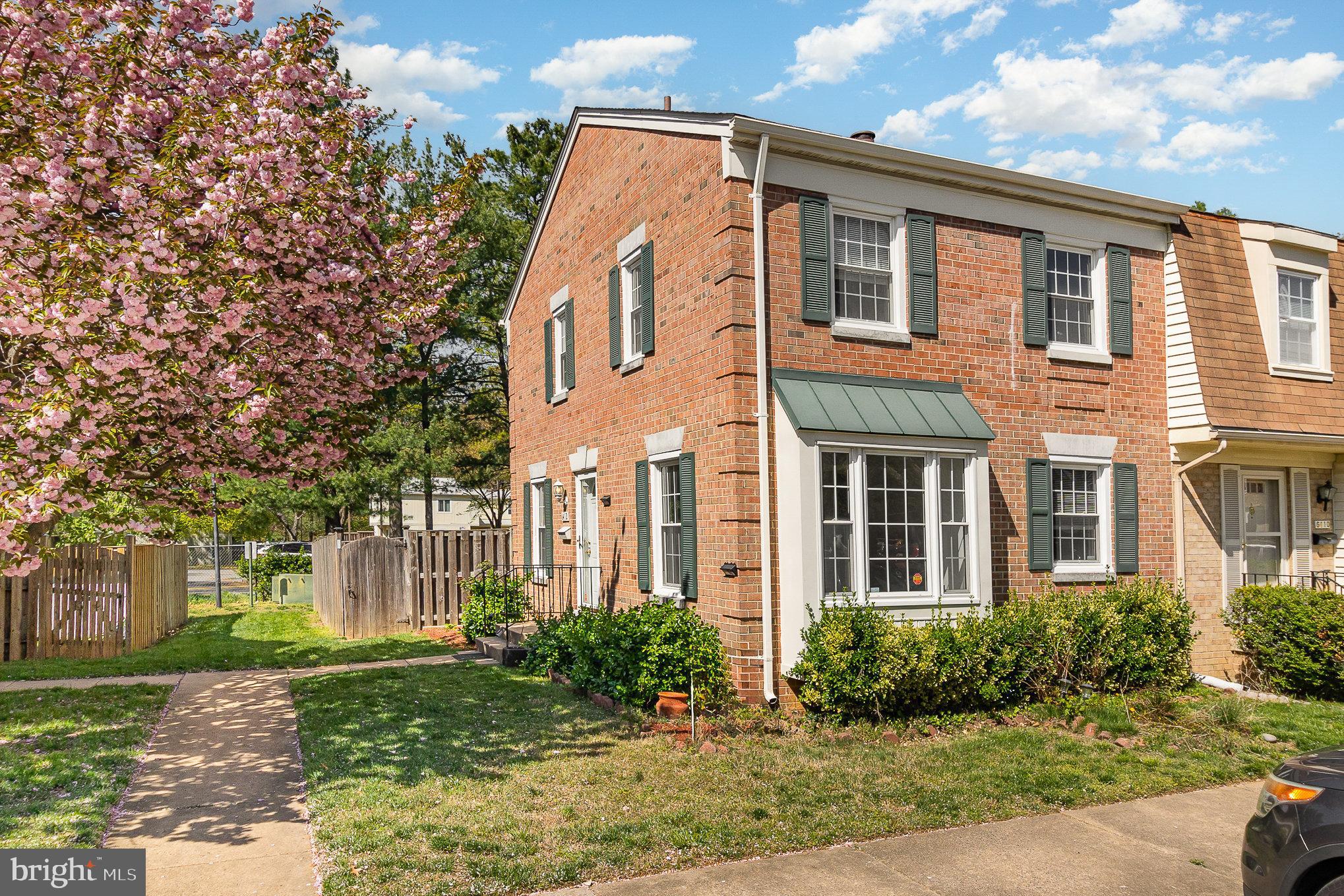 SPRINGFIELD SQUARE - Residential