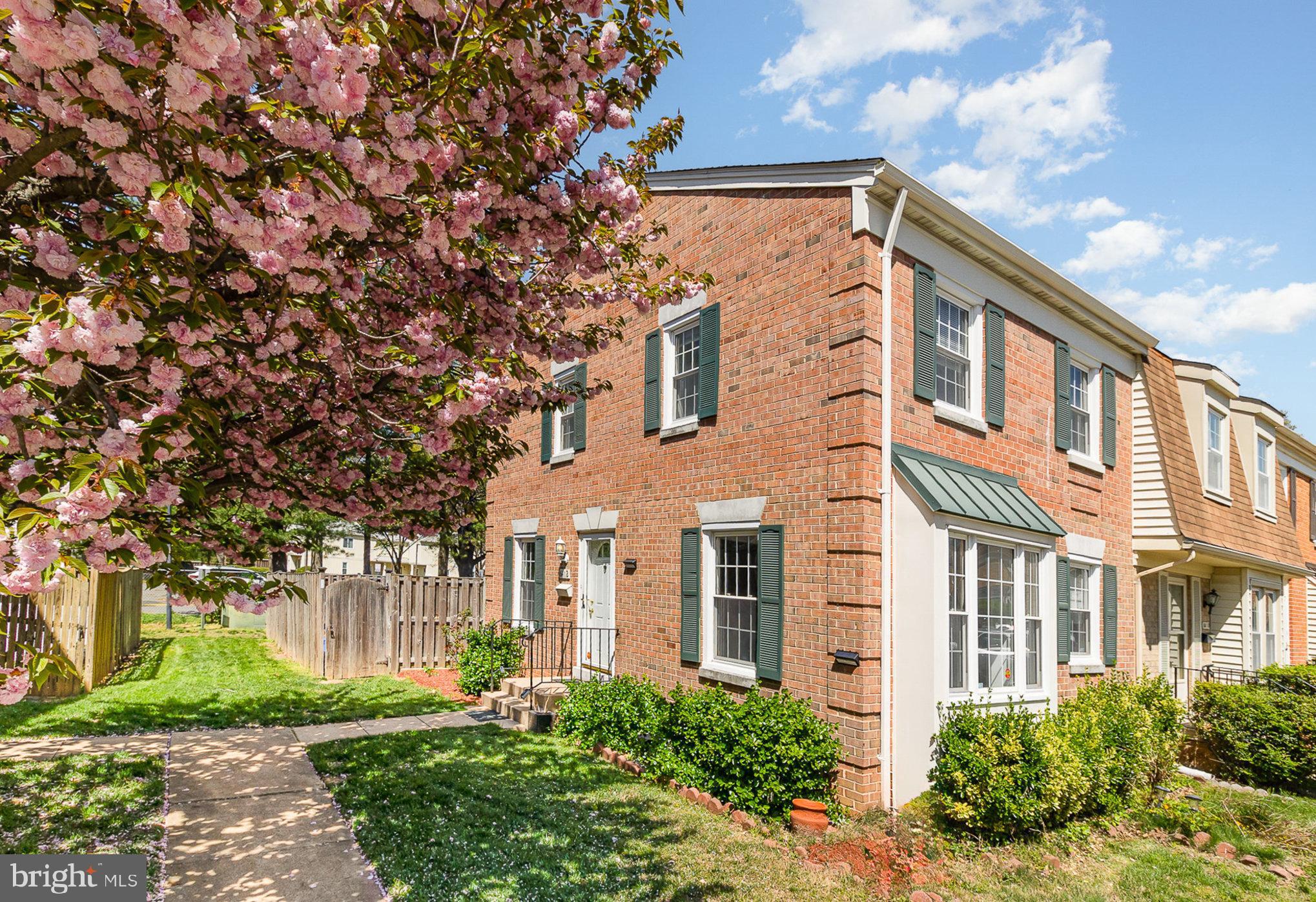 SPRINGFIELD SQUARE - Residential