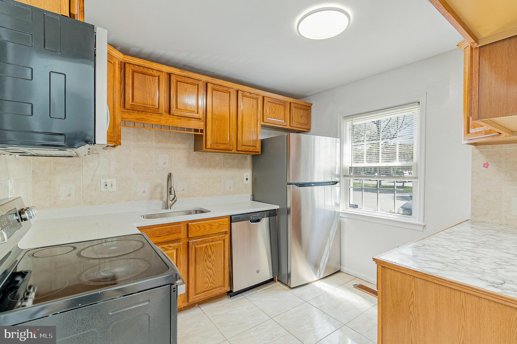 SPRINGFIELD SQUARE - Residential