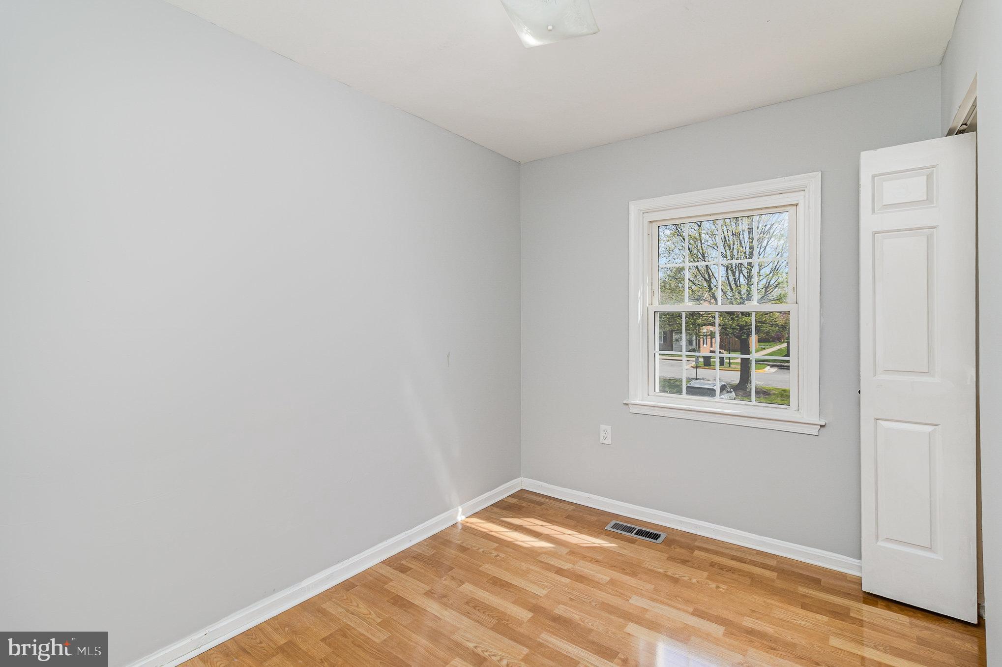 SPRINGFIELD SQUARE - Residential