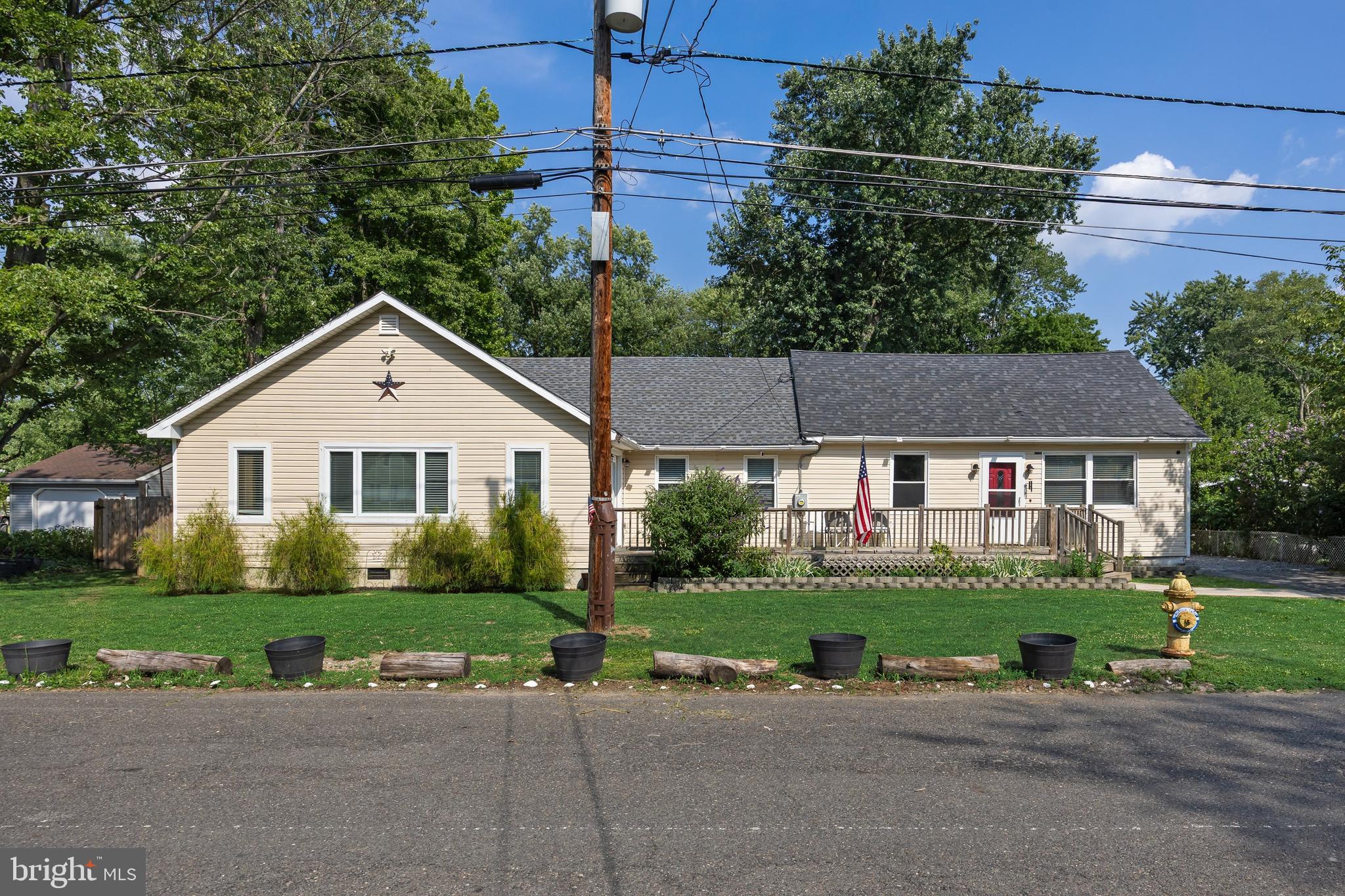 16 OREGON AVENUE