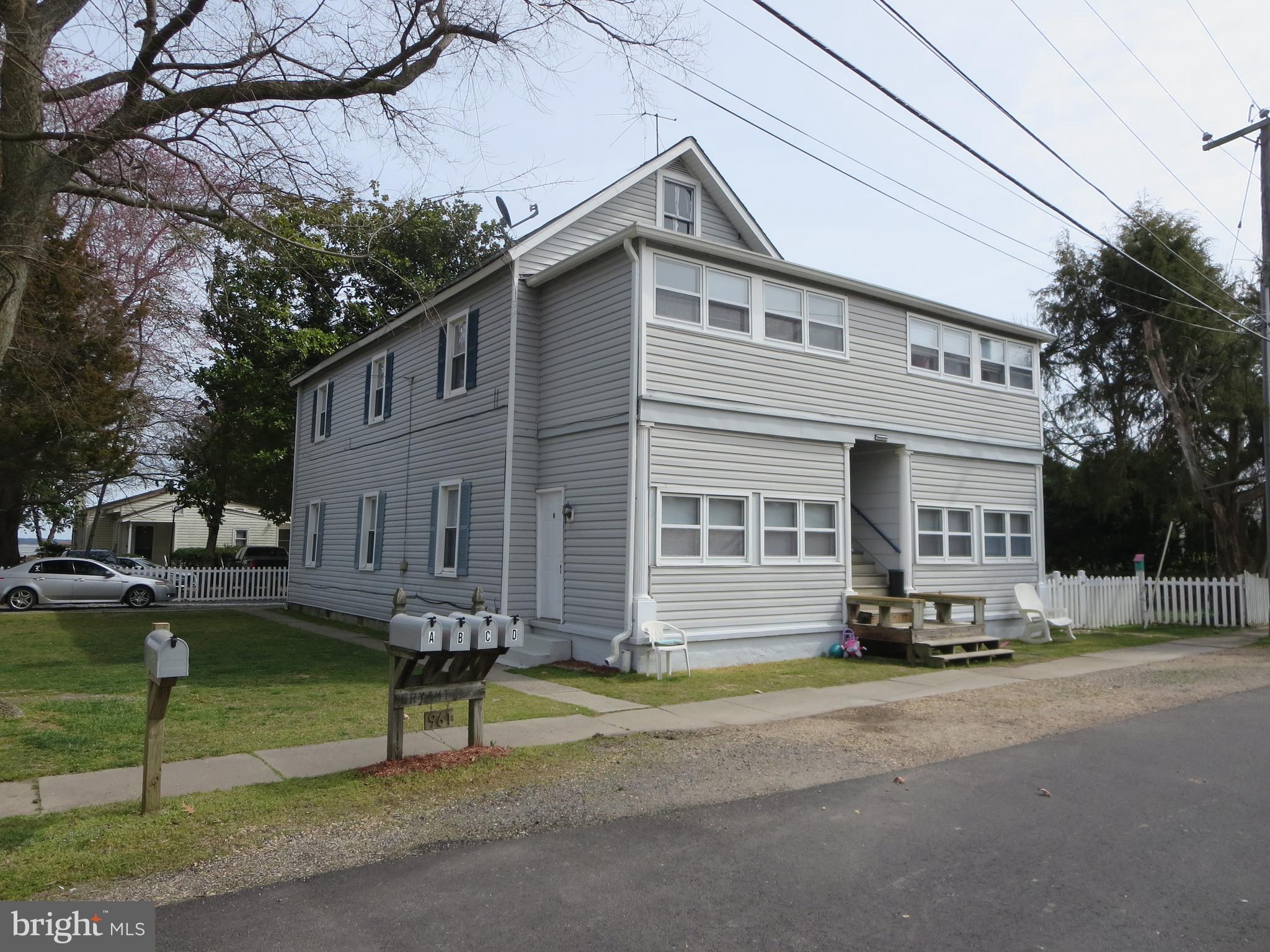 COLONIAL BEACH - Residential Lease