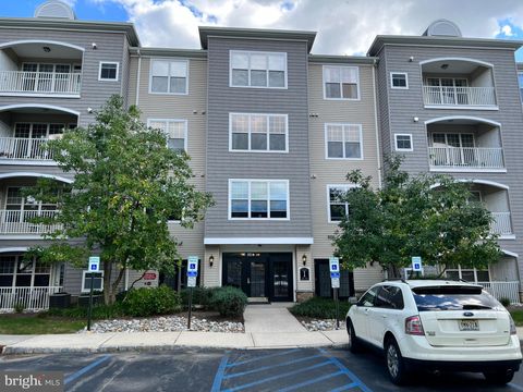 Condo For Rent - 126 Masterson Court<br/> EWING, NJ 08618