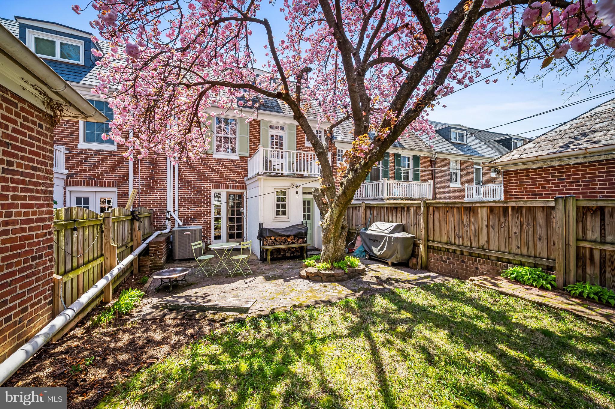 OAKENSHAWE - Residential