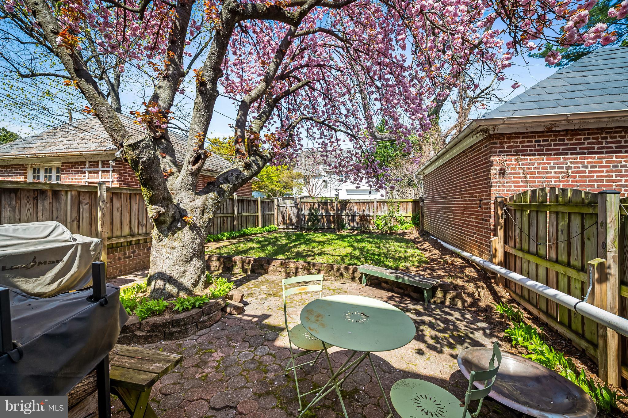 OAKENSHAWE - Residential