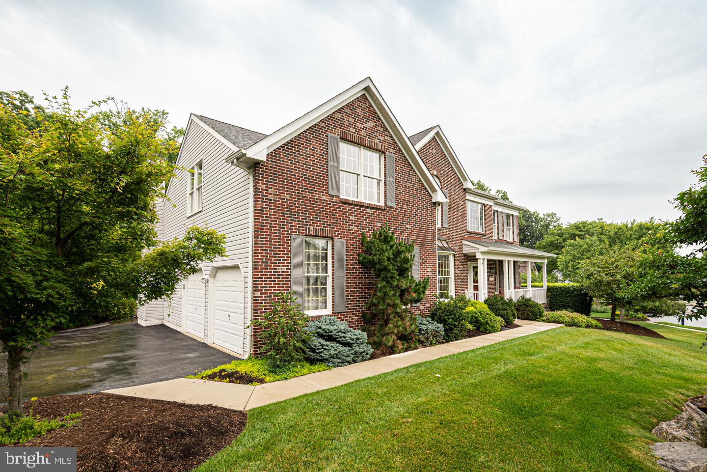 708 DOVER COURT PLACE