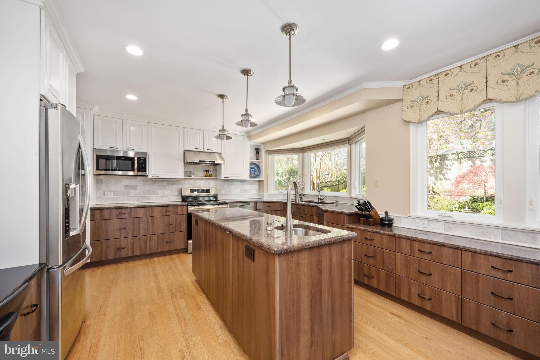 FAIRFAX CLUB ESTATES - Residential