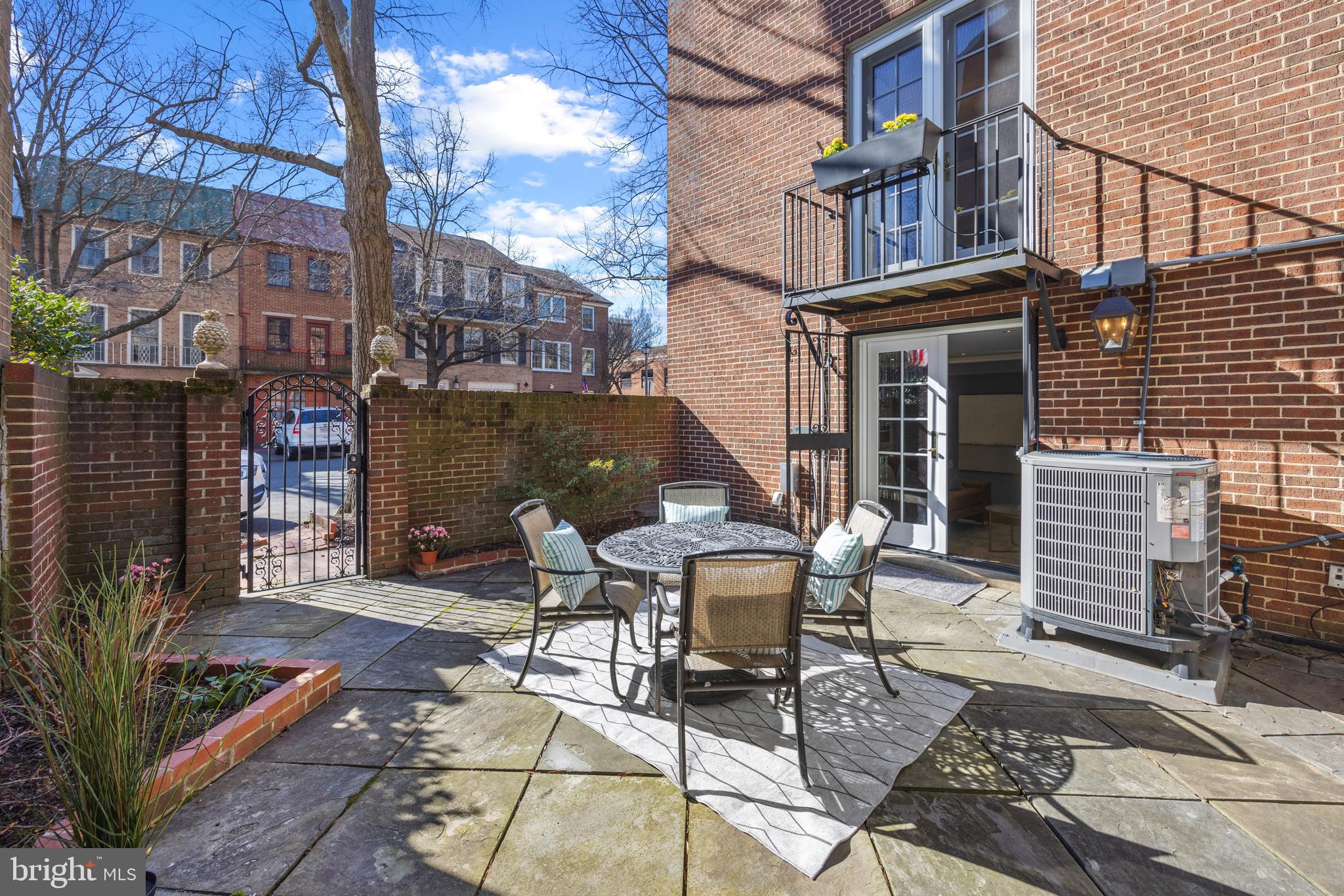 BRANDT TOWNHOUSE - Residential