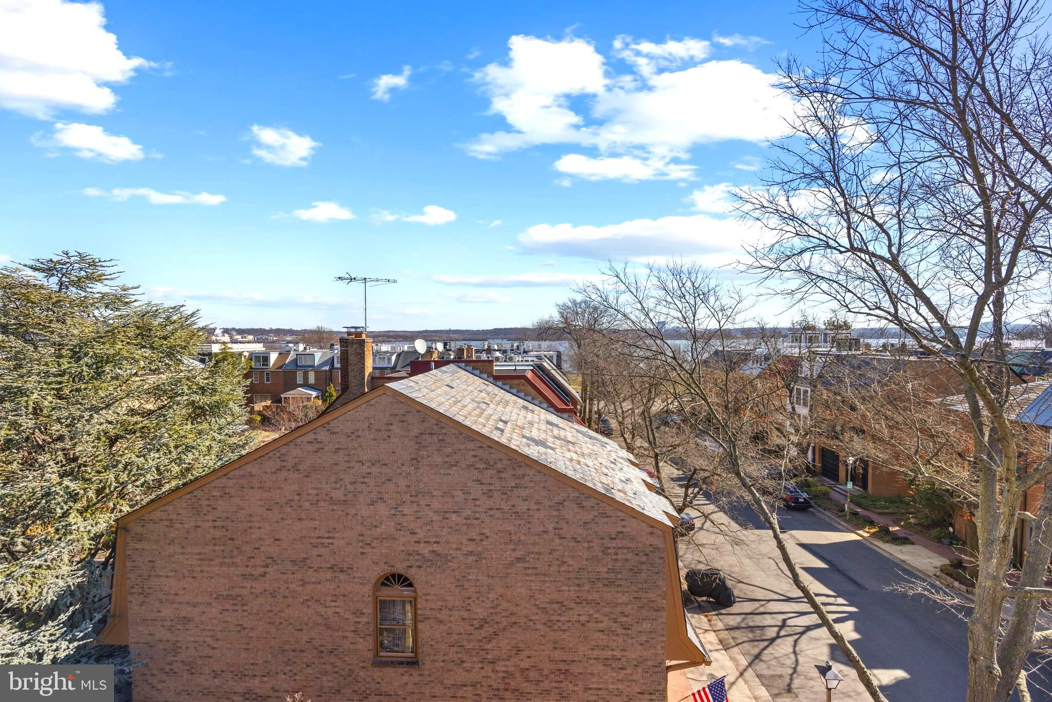 BRANDT TOWNHOUSE - Residential