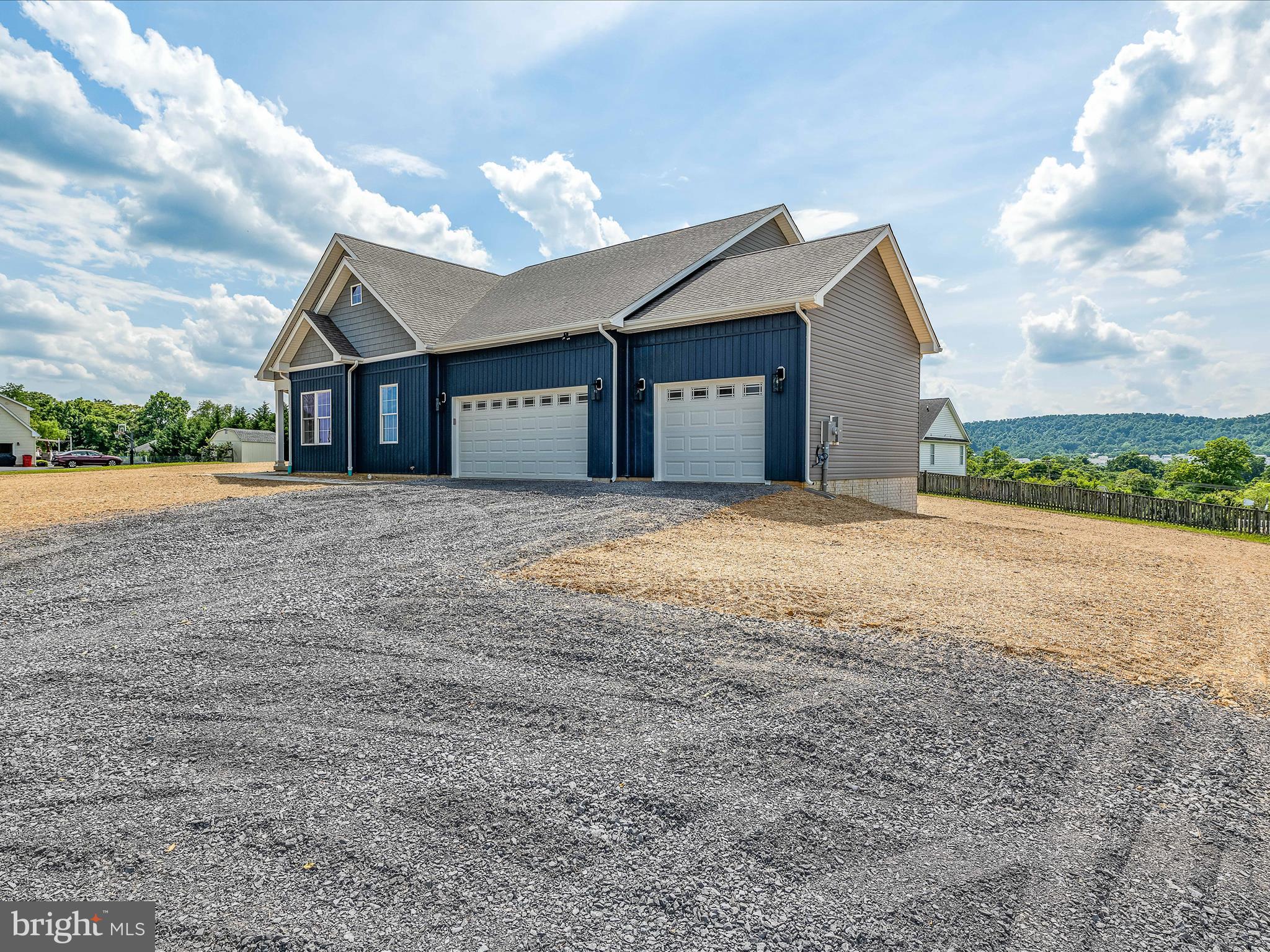 FAIRFAX FARMS - Residential