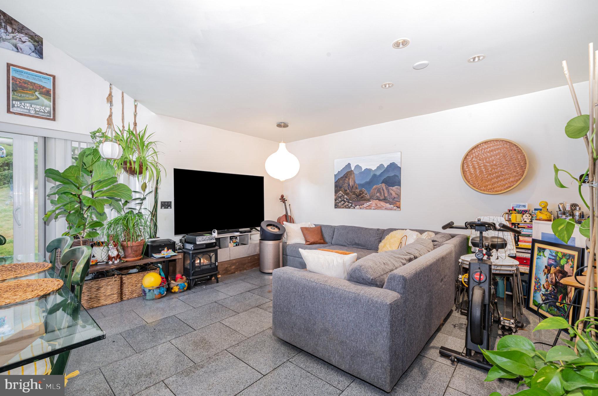 414 BLUE RIDGE CIRCLE