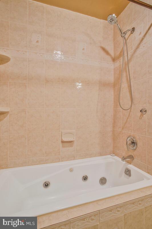 HILLANDALE HEIGHTS - Residential