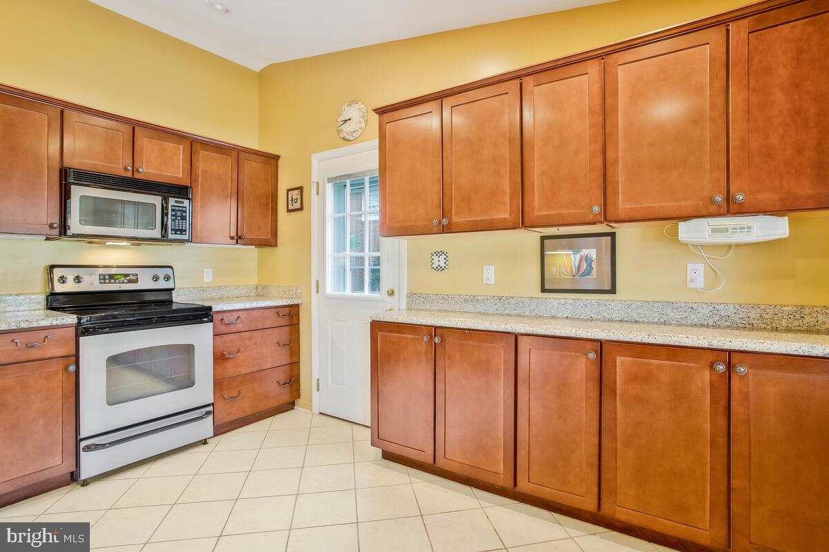 HILLANDALE HEIGHTS - Residential