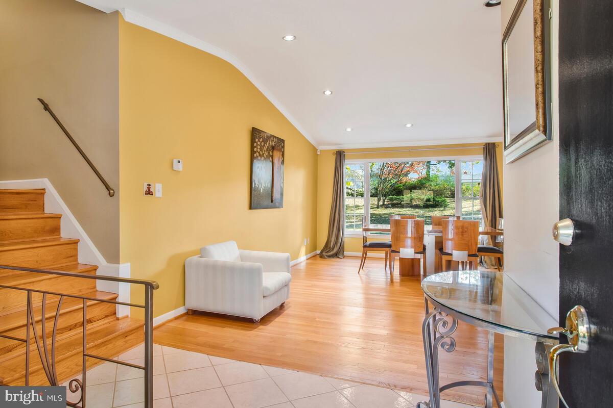 HILLANDALE HEIGHTS - Residential