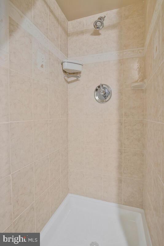 HILLANDALE HEIGHTS - Residential