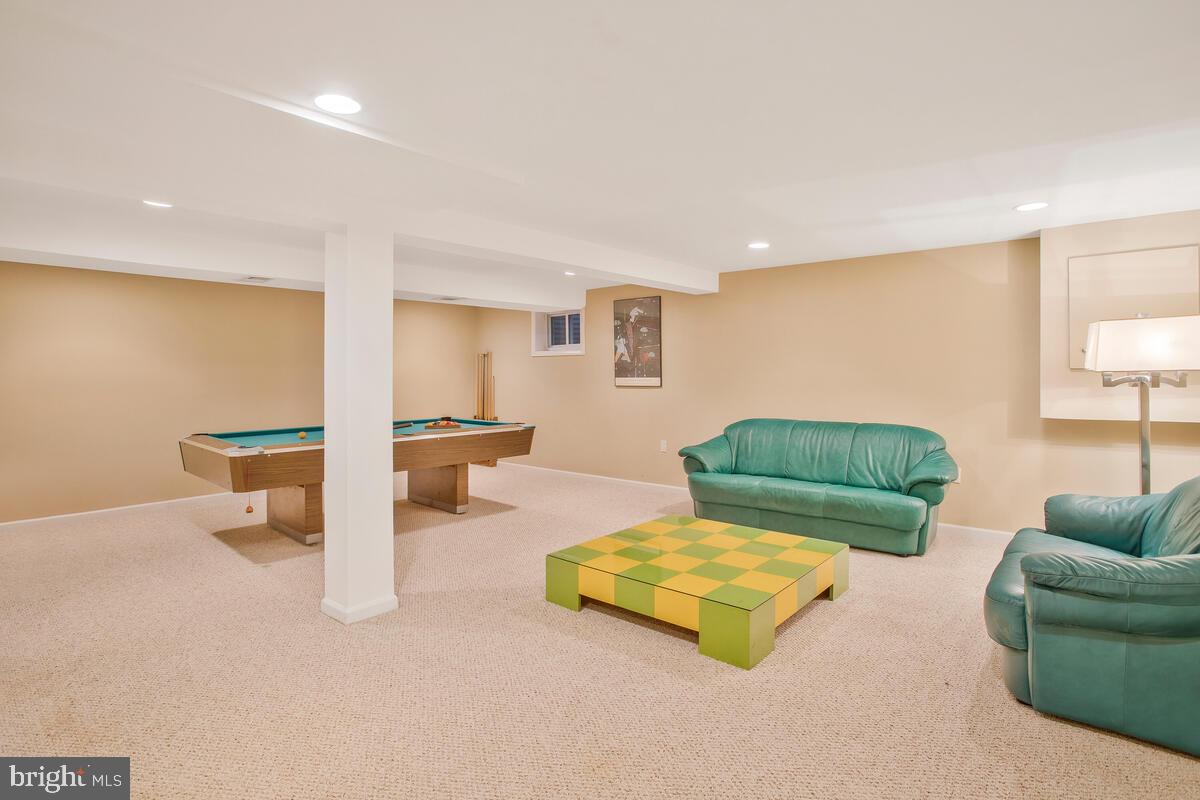 HILLANDALE HEIGHTS - Residential