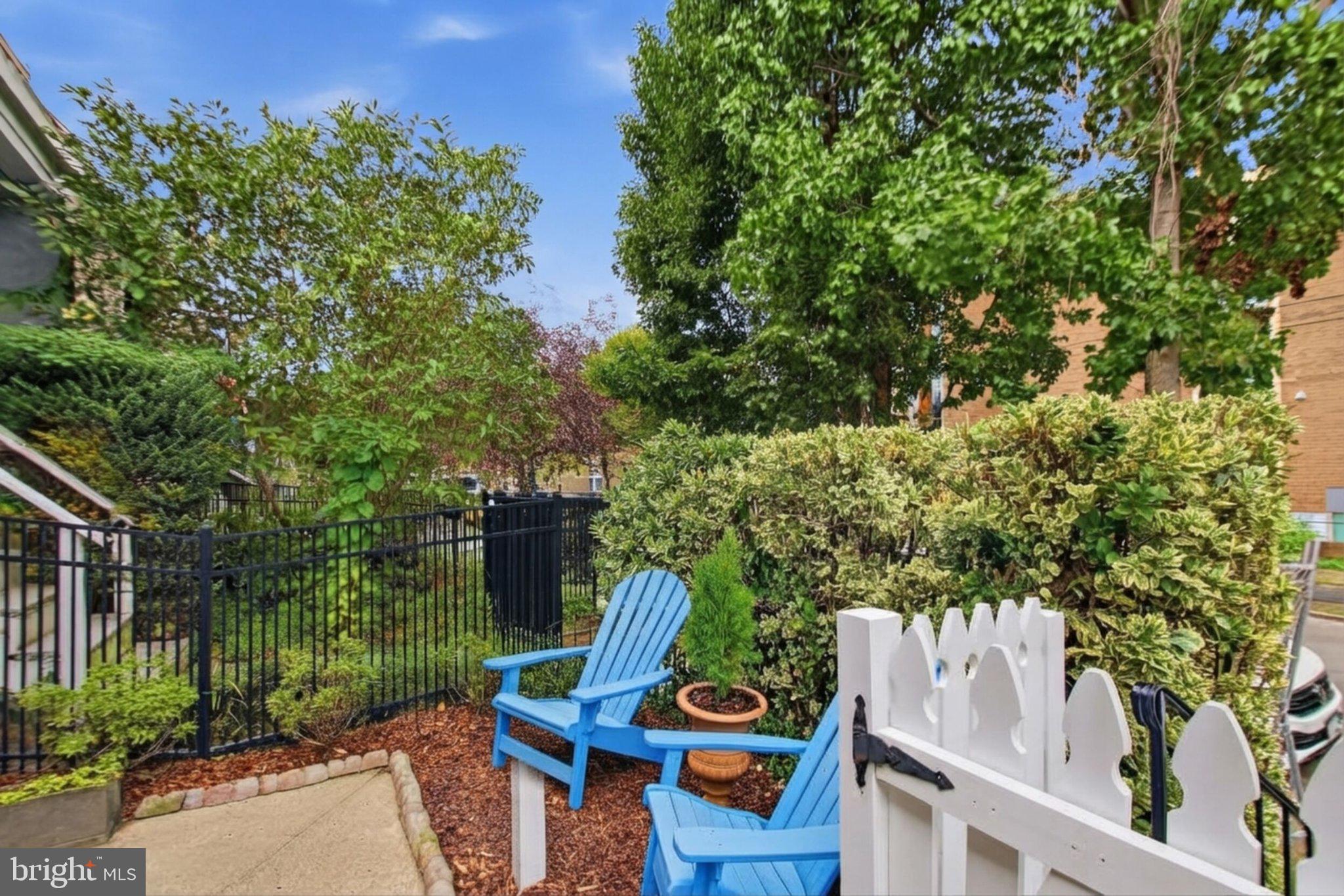 223 DOUGLAS STREET NE