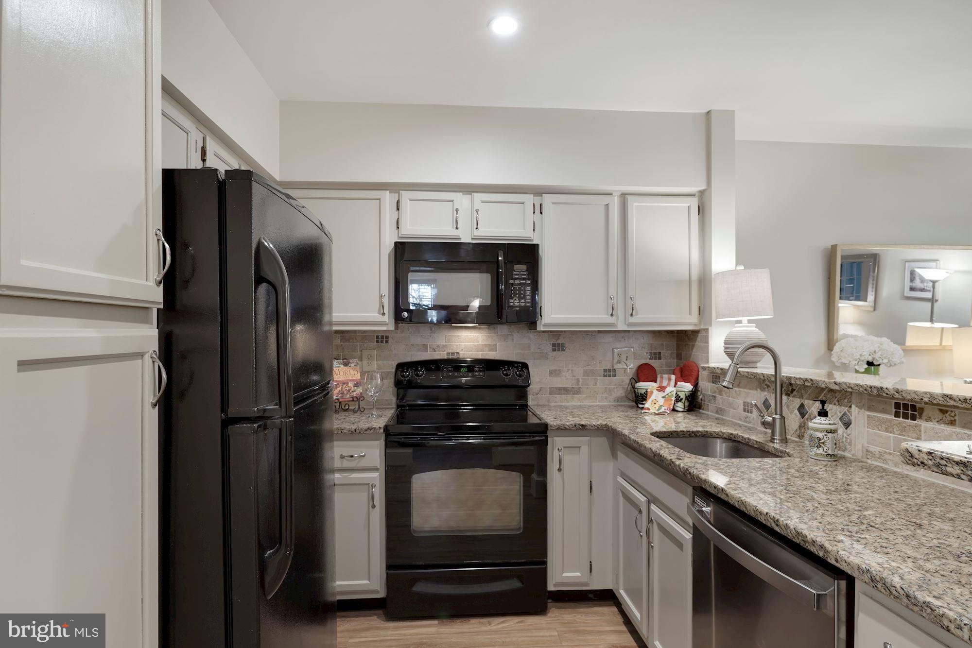 SURREY AT MANCHESTER LAKES - Residential