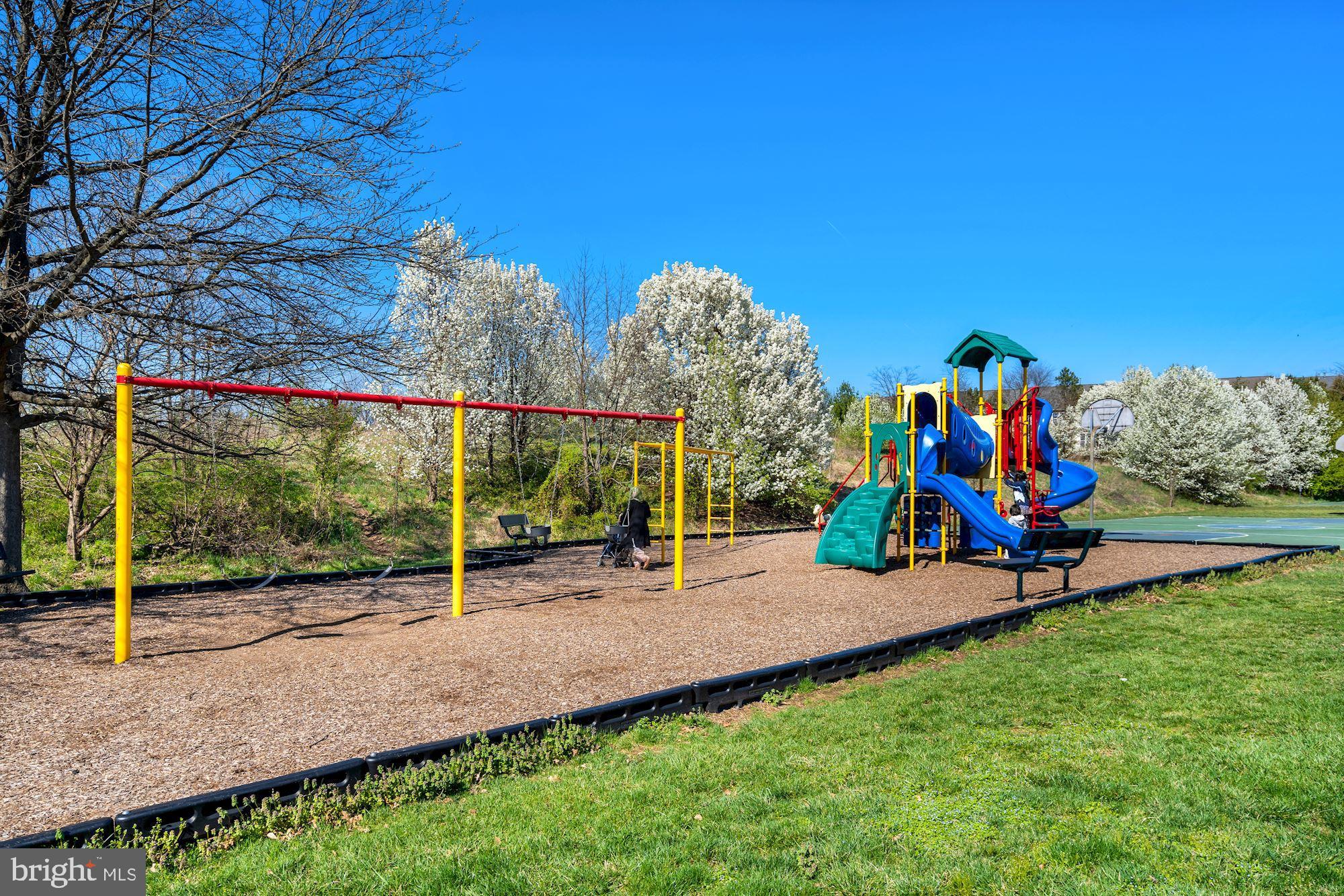 SURREY AT MANCHESTER LAKES - Residential