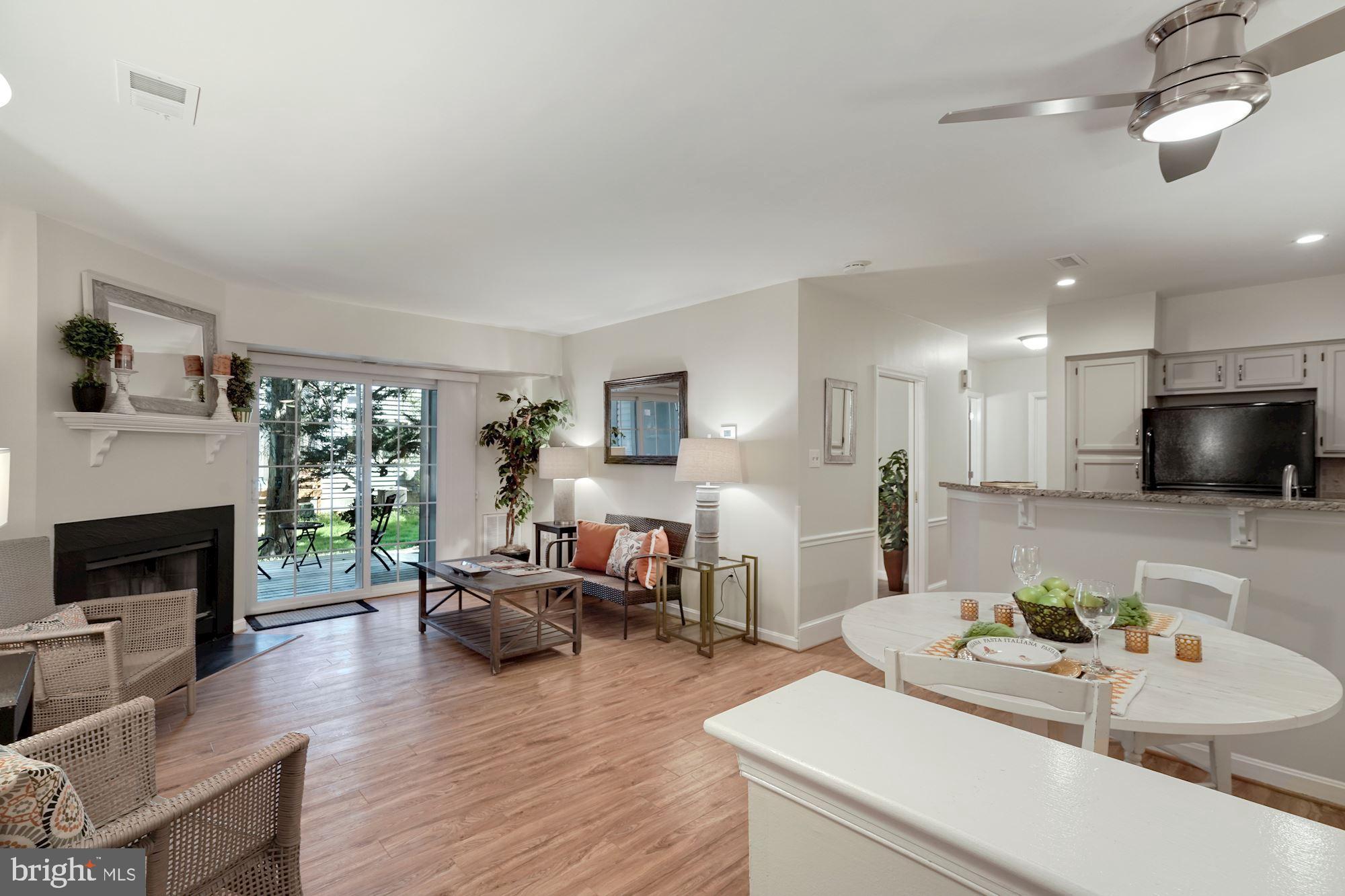 SURREY AT MANCHESTER LAKES - Residential