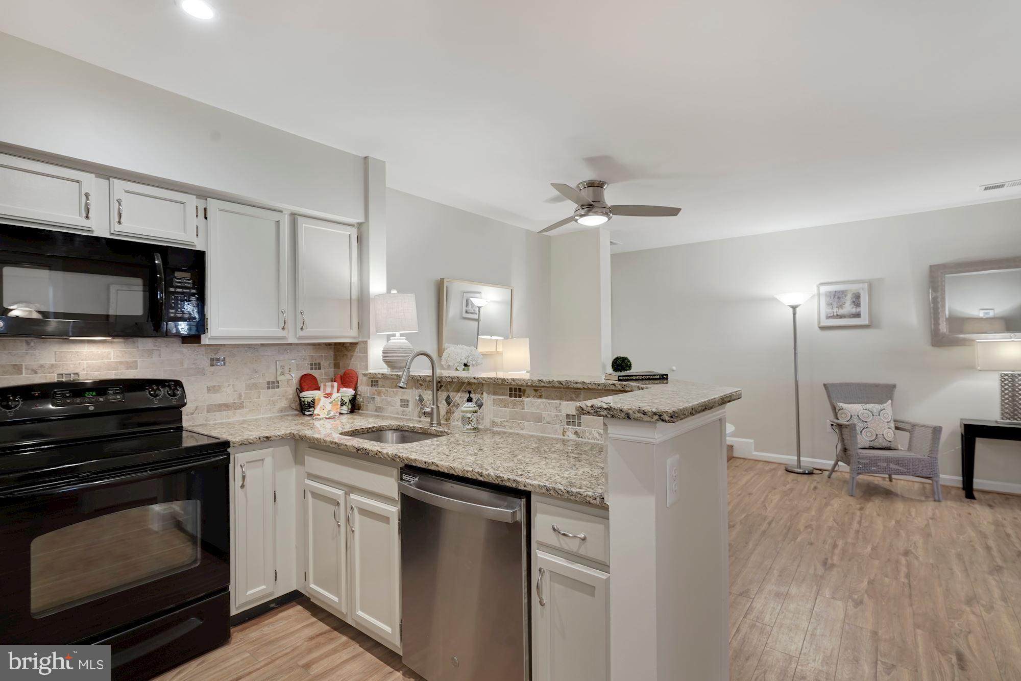 SURREY AT MANCHESTER LAKES - Residential