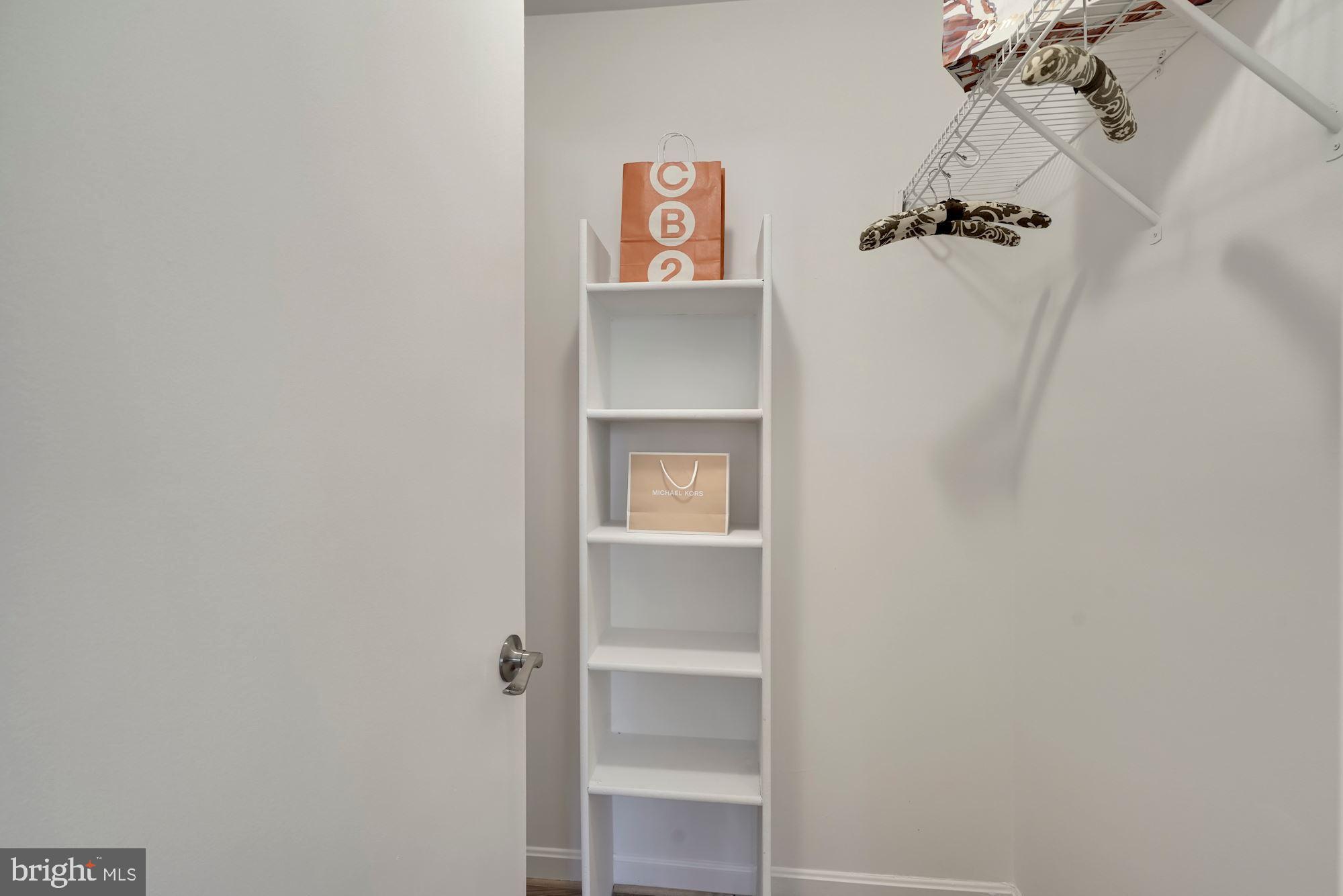 SURREY AT MANCHESTER LAKES - Residential