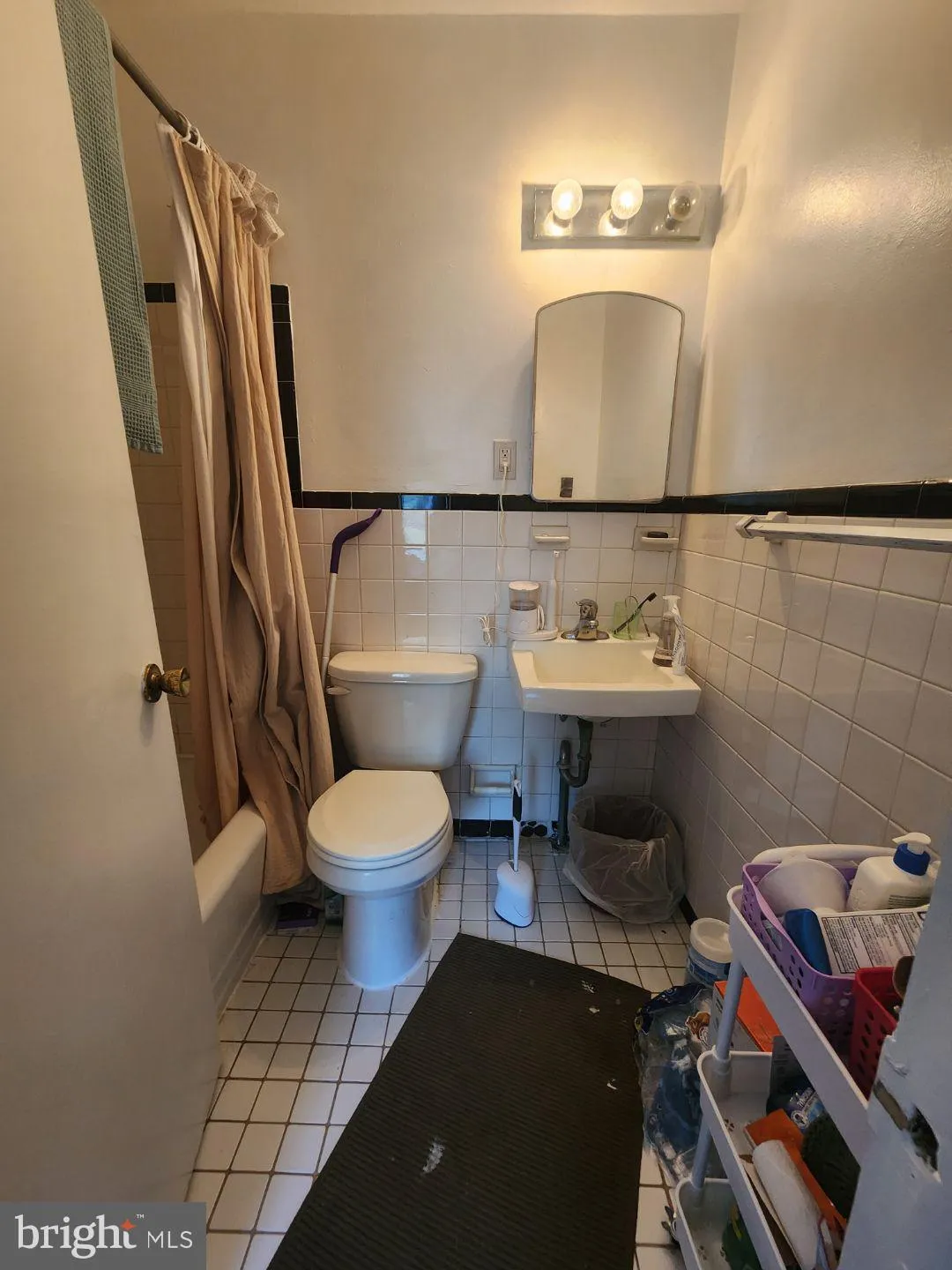 Philadelphia, Pennsylvania 19107, United States, 1 Bedroom Bedrooms, ,1 BathroomBathrooms,Residential,Active,231461