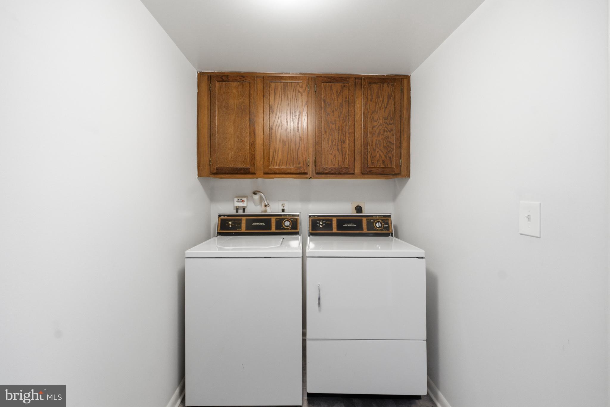 LEISURE WORLD - Residential