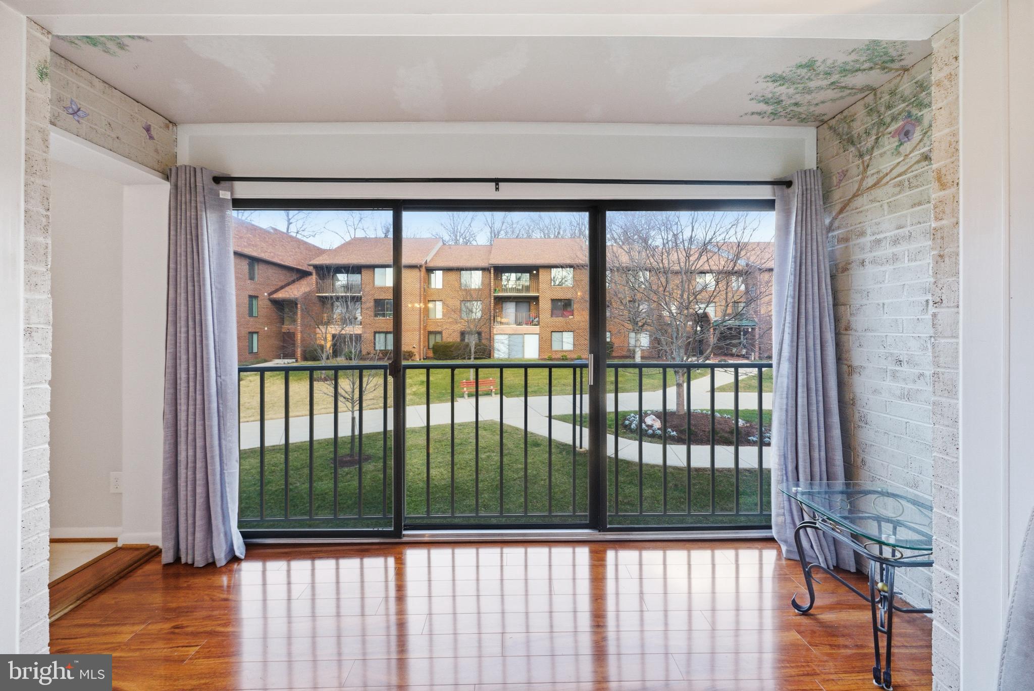 LEISURE WORLD - Residential