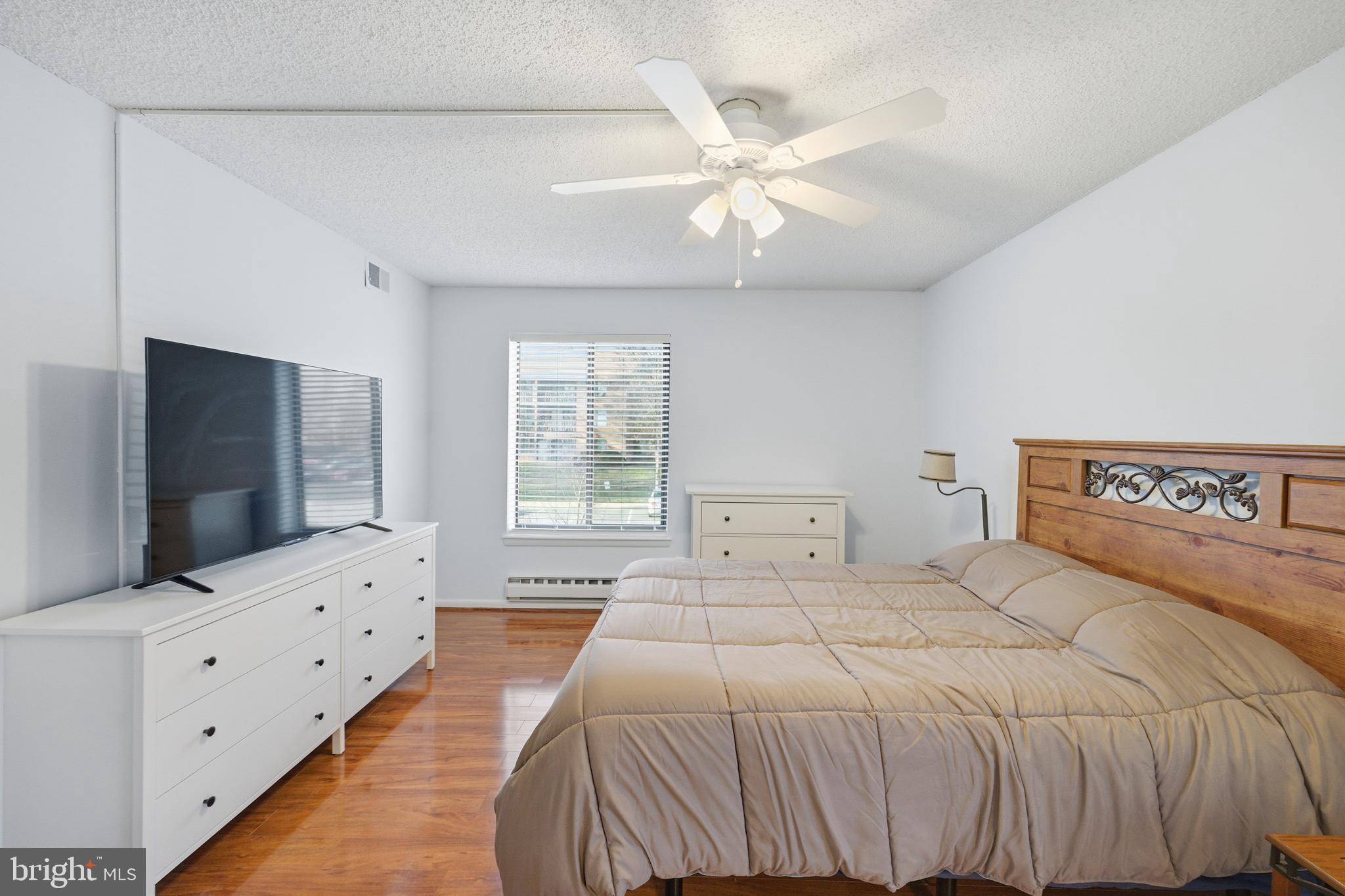 LEISURE WORLD - Residential