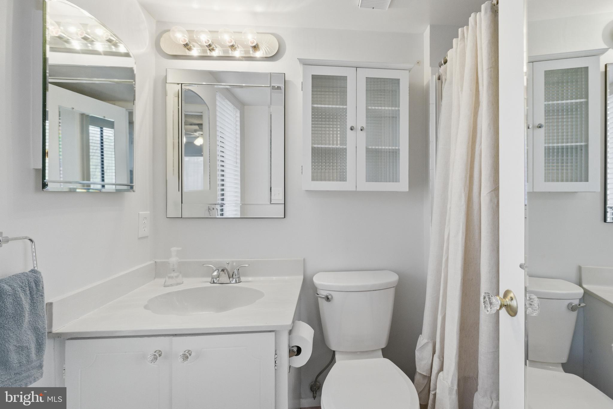 LEISURE WORLD - Residential