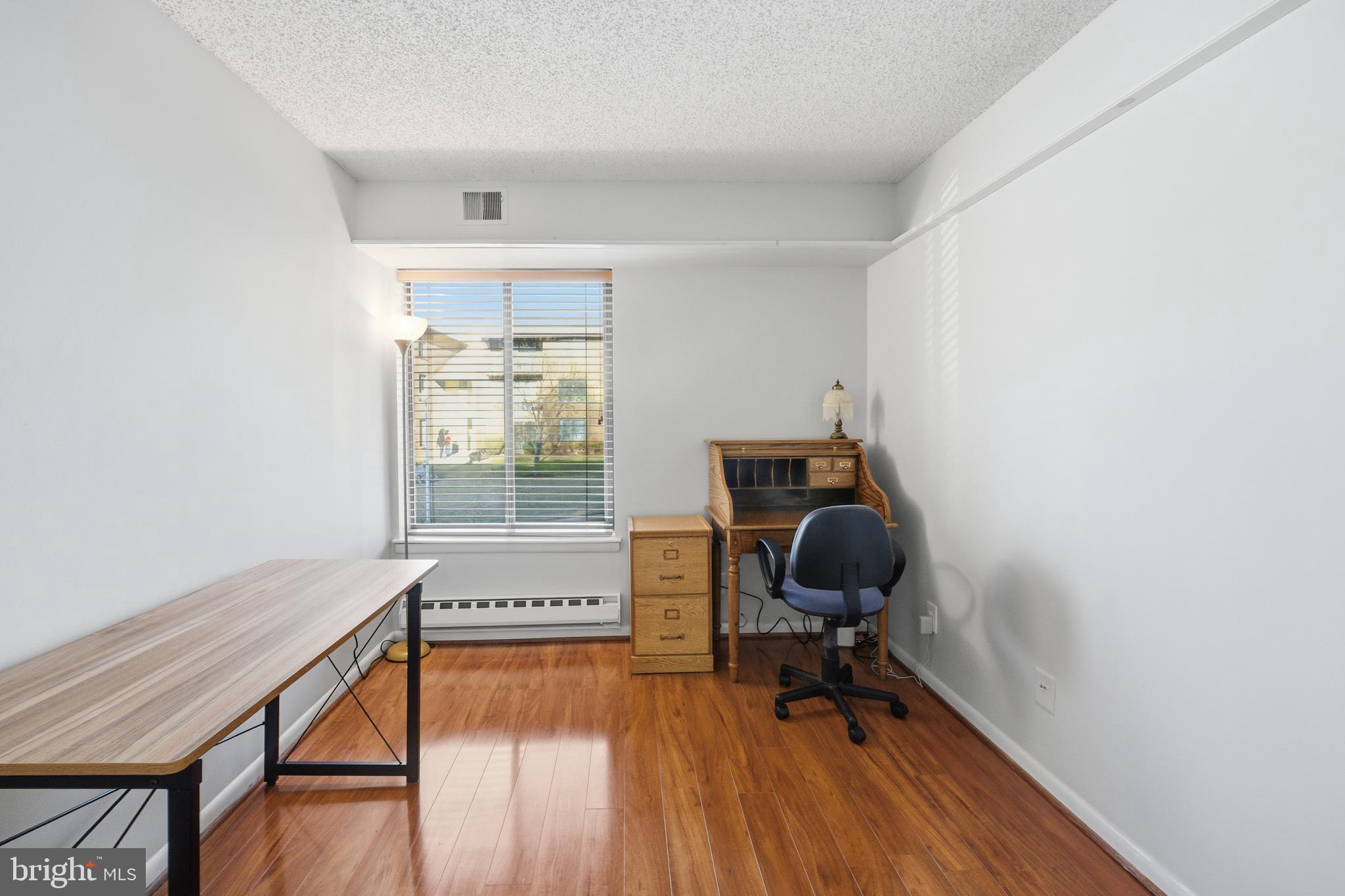 LEISURE WORLD - Residential