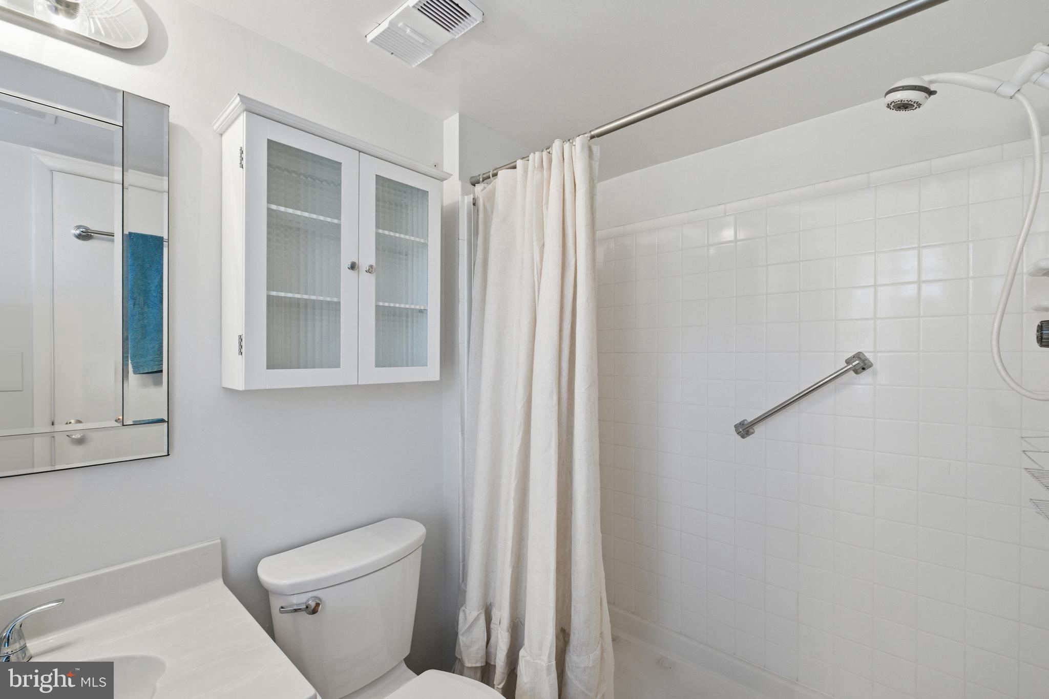 LEISURE WORLD - Residential