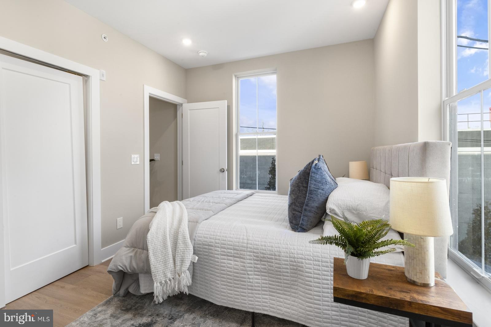 ROXBOROUGH - Residential Lease