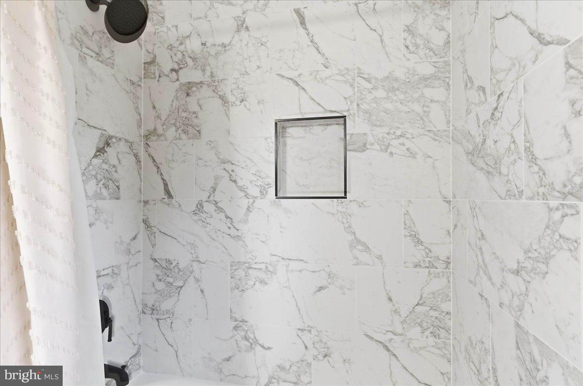 PINE HARBOUR - Residential