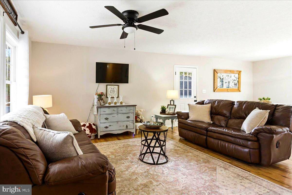 PINE HARBOUR - Residential