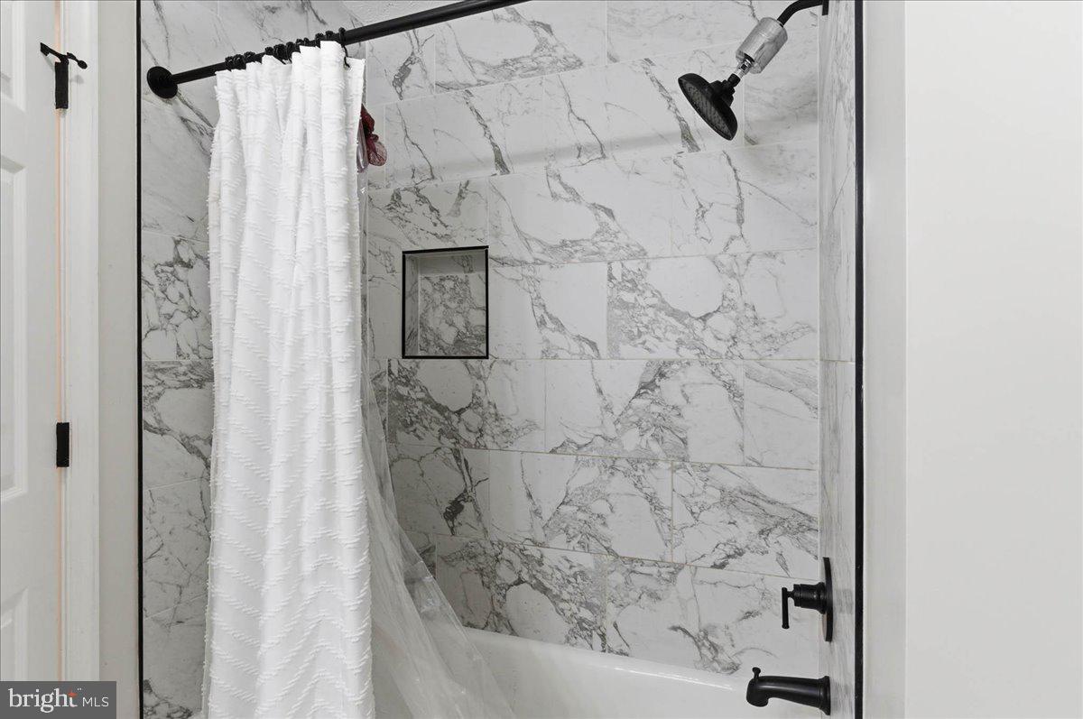 PINE HARBOUR - Residential